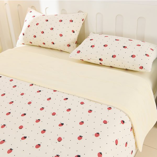 Cooling Blanket for Bed – Lightweight Silky Summer Quilt with Double-Sided Cooling Fabric - Image 4