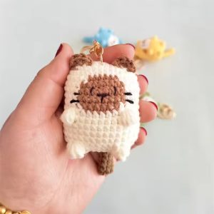 Cute Crochet Cat Keychain – Handmade Mini Knitted Kitten Doll Keyring for Car Keys & Gifts